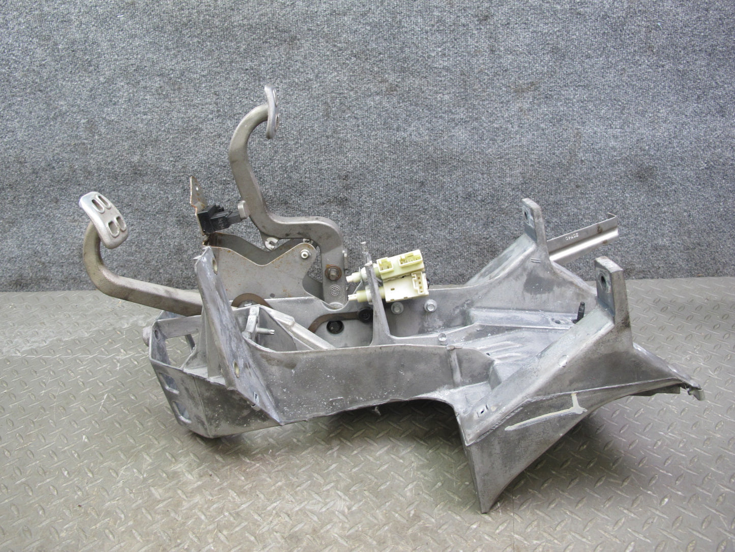 97-04 Chevrolet Corvette C5 Gas Accelerator Clutch Brake Pedal & Bracket Set OEM
