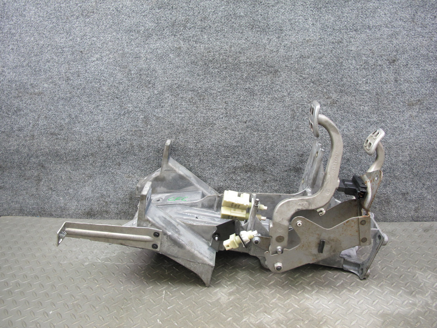 97-04 Chevrolet Corvette C5 Gas Accelerator Clutch Brake Pedal & Bracket Set OEM