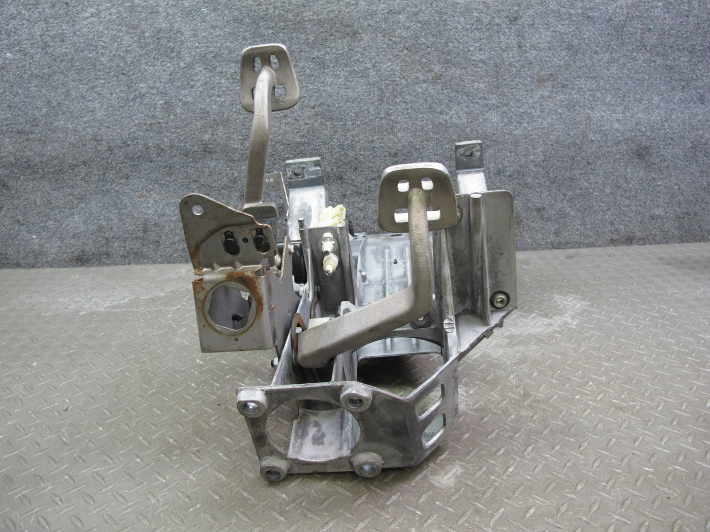 97-04 Chevrolet Corvette C5 Gas Accelerator Clutch Brake Pedal & Bracket Set OEM