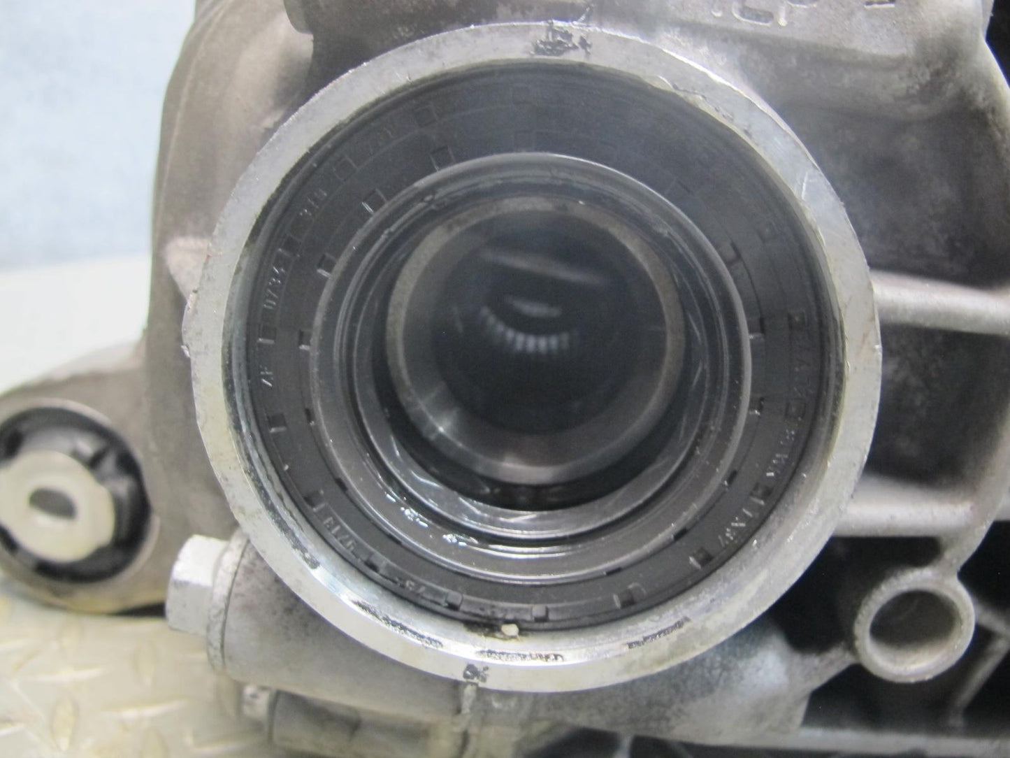 2012-2019 Mercedes W166 ML GLE Front Axle Differential Carrier Ratio 3.27