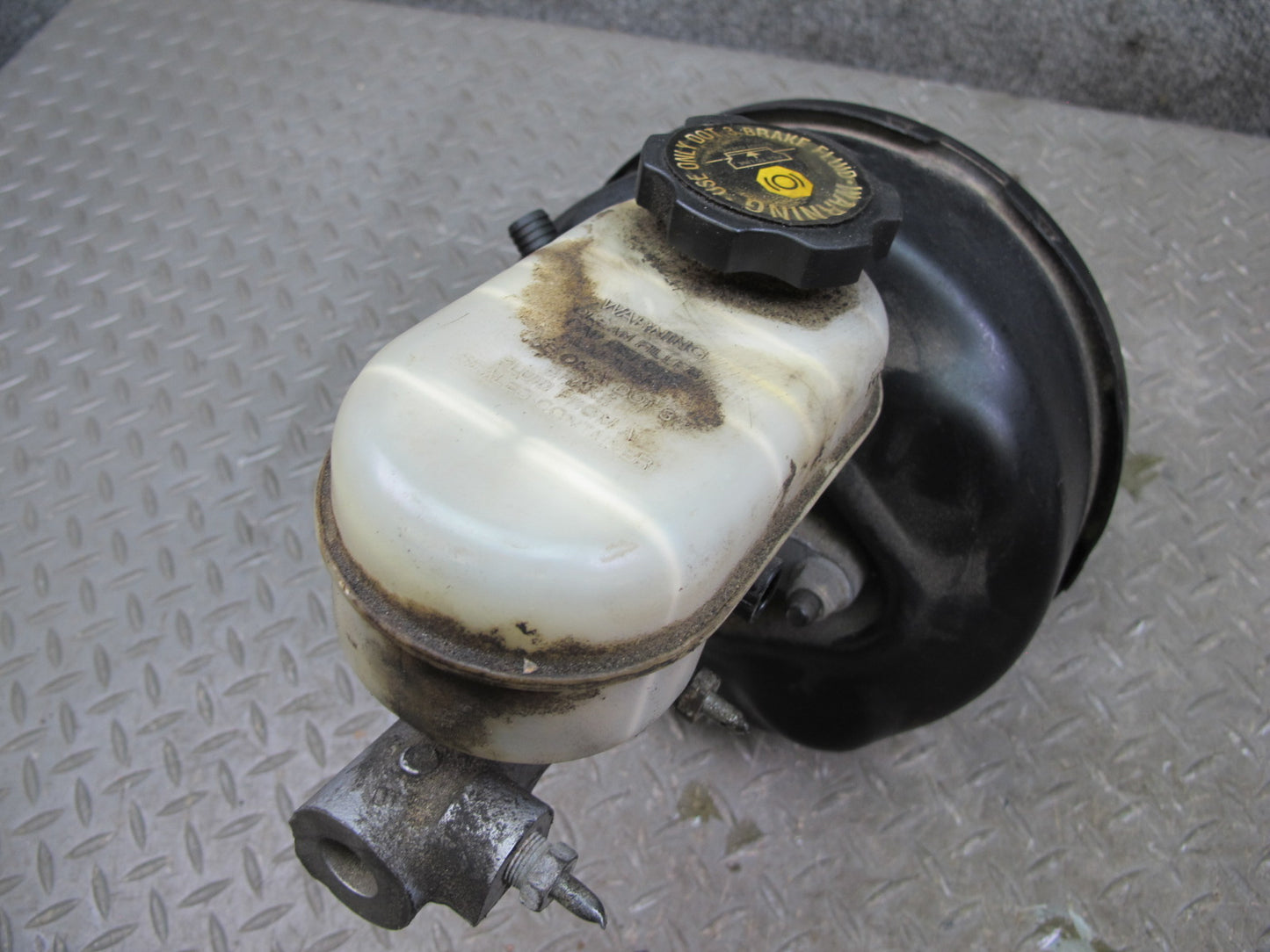 98-04 Chevrolet Corvette C5 Brake Master Cylinder Booster Fluid Reservoir OEM