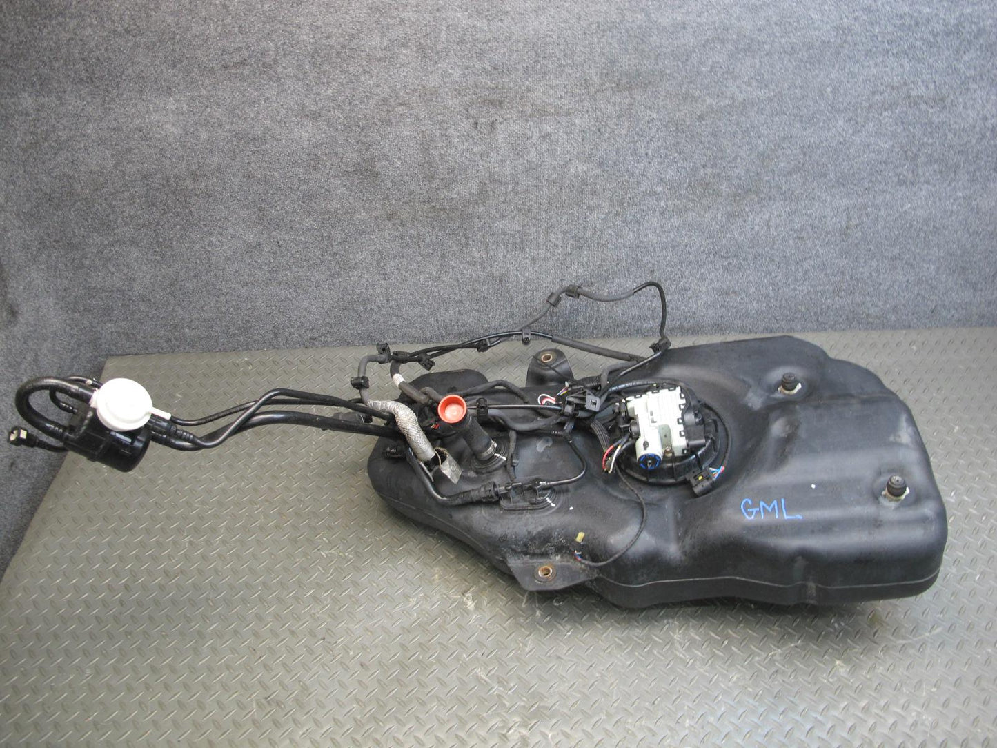 12-15 Mercedes W166 ML350 Diesel Adblue Additive Reservoir Tank w Pump & Hoses