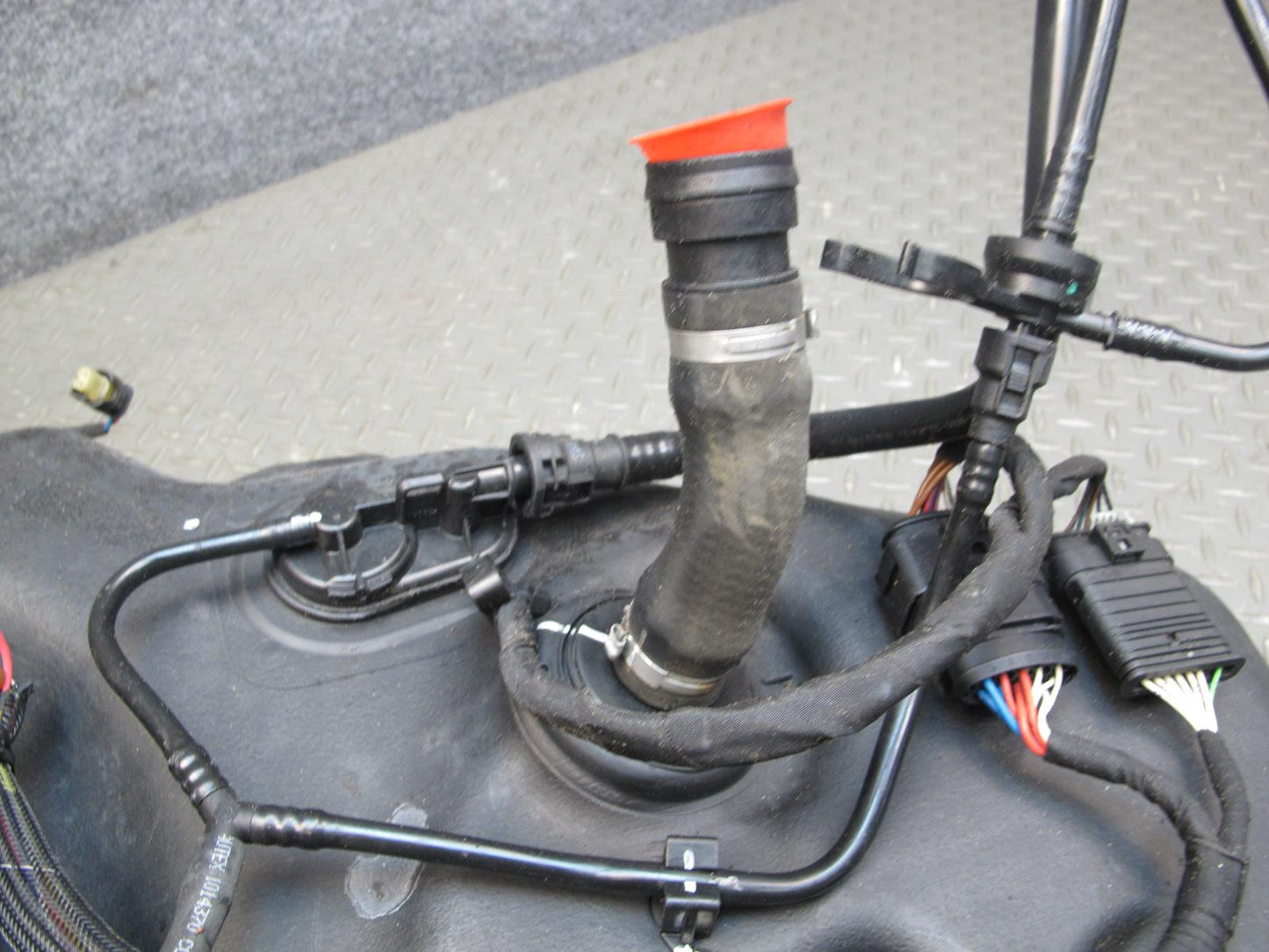 12-15 Mercedes W166 ML350 Diesel Adblue Additive Reservoir Tank w Pump & Hoses