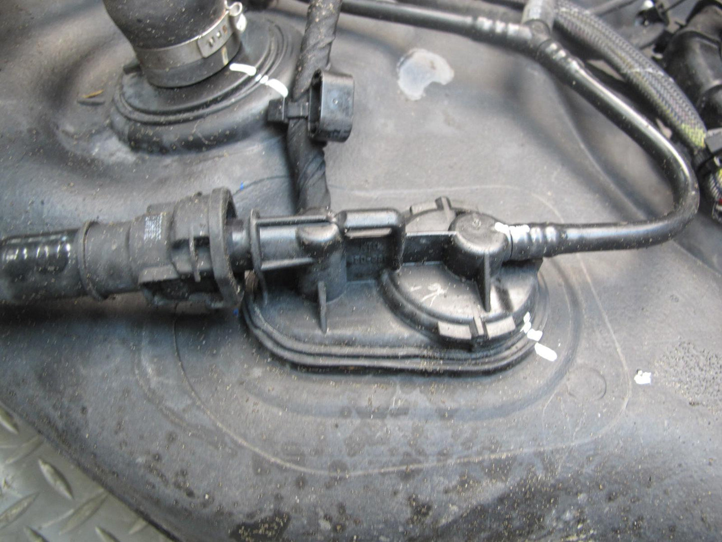 12-15 Mercedes W166 ML350 Diesel Adblue Additive Reservoir Tank w Pump & Hoses