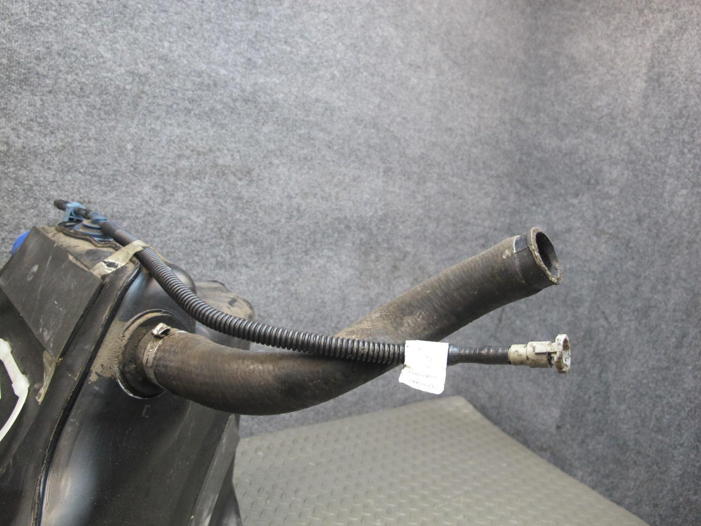 00-02 Chevrolet Corvette C5 Left Fuel Gas Tank Reservoir OEM