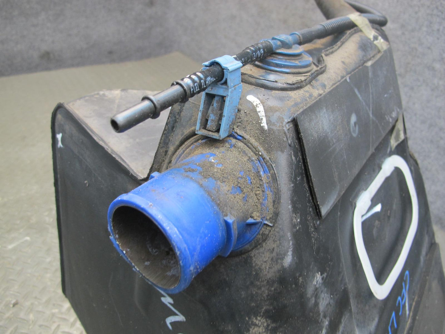 00-02 Chevrolet Corvette C5 Left Fuel Gas Tank Reservoir OEM