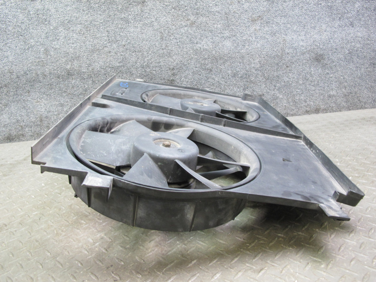 98-04 Chevrolet Corvette C5 Engine Cooling Radiator Fan Motor & Shroud OEM
