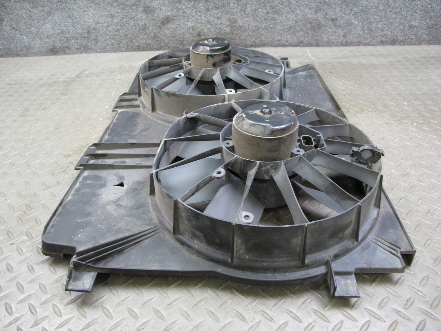 98-04 Chevrolet Corvette C5 Engine Cooling Radiator Fan Motor & Shroud OEM
