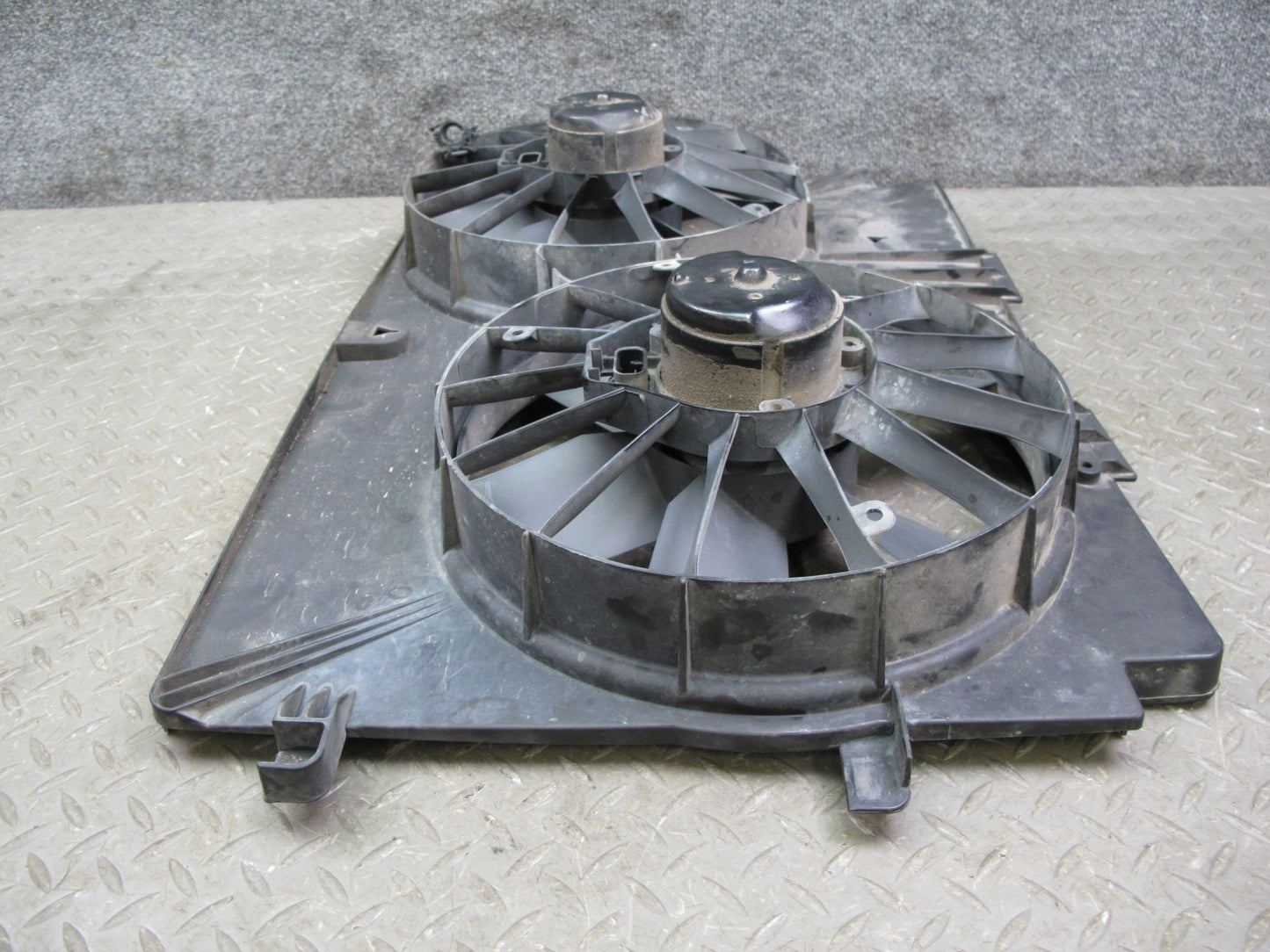 98-04 Chevrolet Corvette C5 Engine Cooling Radiator Fan Motor & Shroud OEM