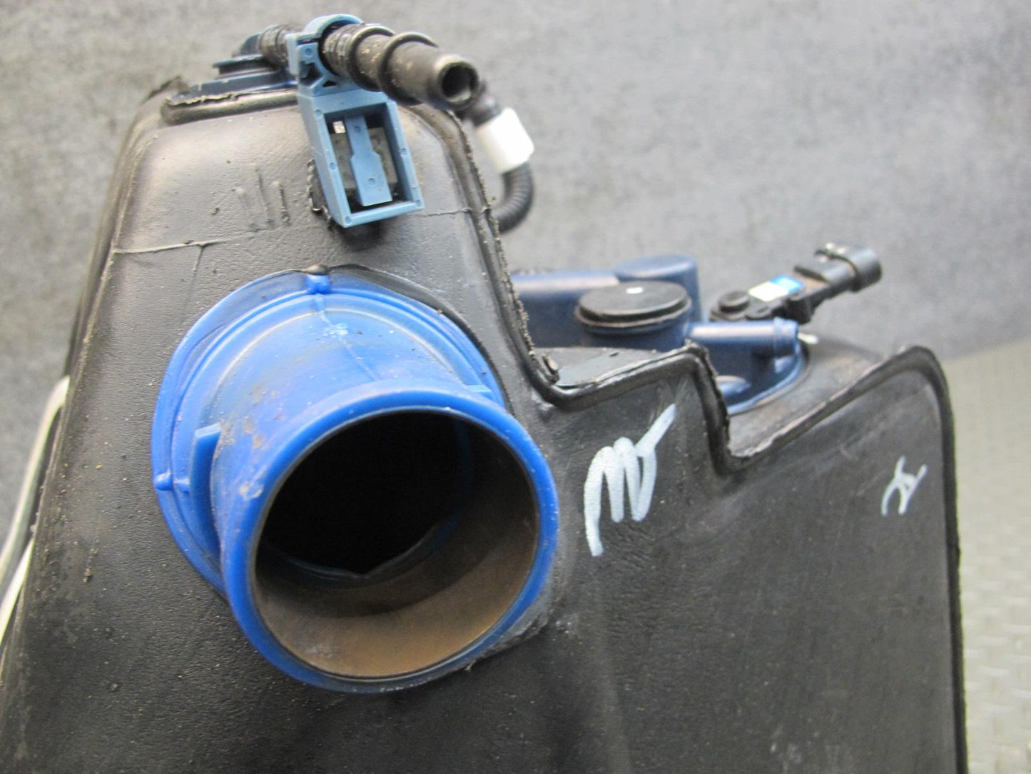 00-02 Chevrolet Corvette C5 Right Fuel Gas Tank Reservoir OEM