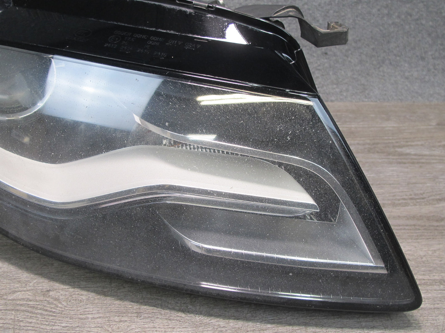 09-12 Audi A4 S4 B8 Front Right Xenon HID Headlight Lamp w AFS OEM