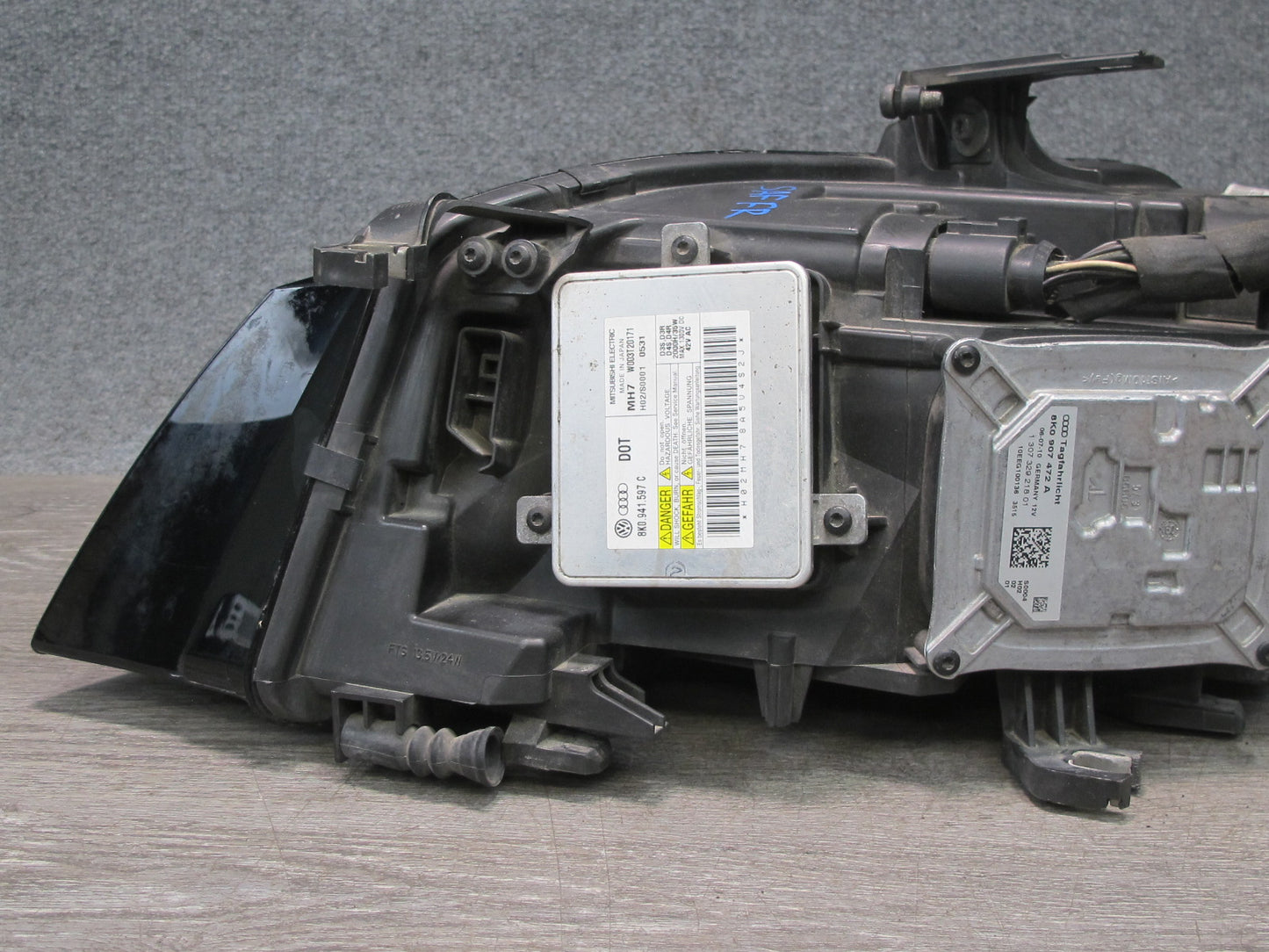 09-12 Audi A4 S4 B8 Front Right Xenon HID Headlight Lamp w AFS OEM
