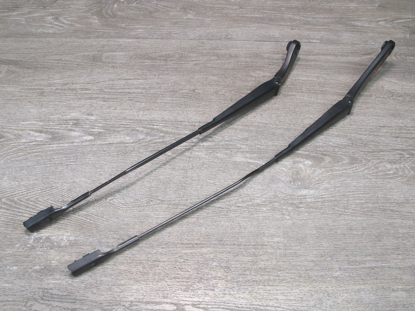 09-16 Audi A4 S4 B8 Set of 2 Front Left & Right Windshield Wiper Arm OEM