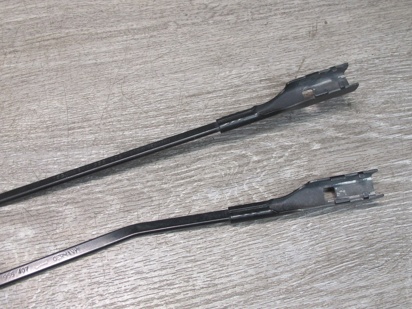 09-16 Audi A4 S4 B8 Set of 2 Front Left & Right Windshield Wiper Arm OEM