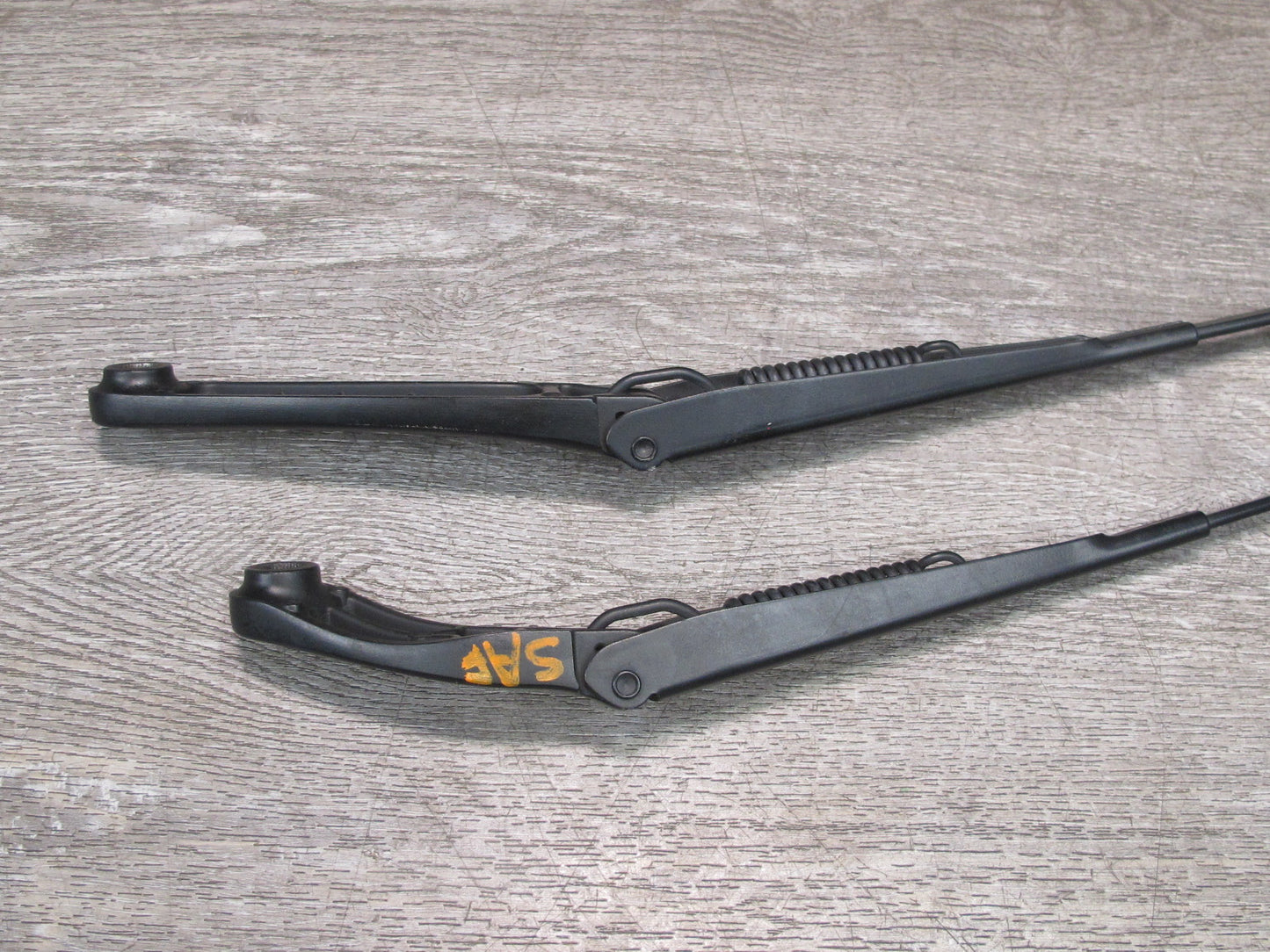 09-16 Audi A4 S4 B8 Set of 2 Front Left & Right Windshield Wiper Arm OEM