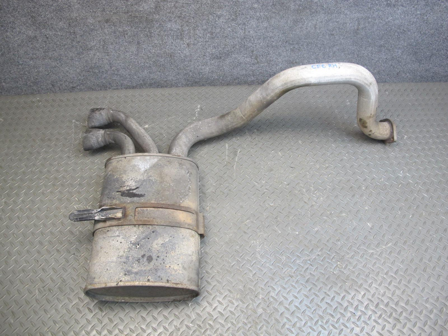 2000 Chevrolet Corvette C5 Rear Right Exhaust Muffler 10406504 OEM