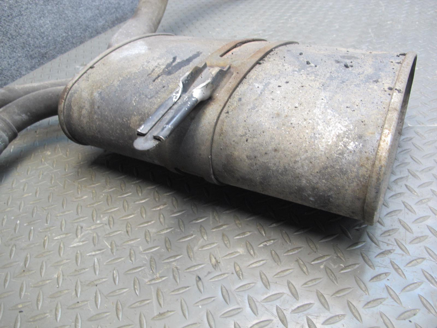 2000 Chevrolet Corvette C5 Rear Right Exhaust Muffler 10406504 OEM