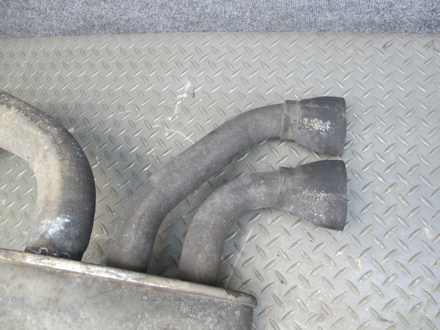 2000 Chevrolet Corvette C5 Rear Right Exhaust Muffler 10406504 OEM