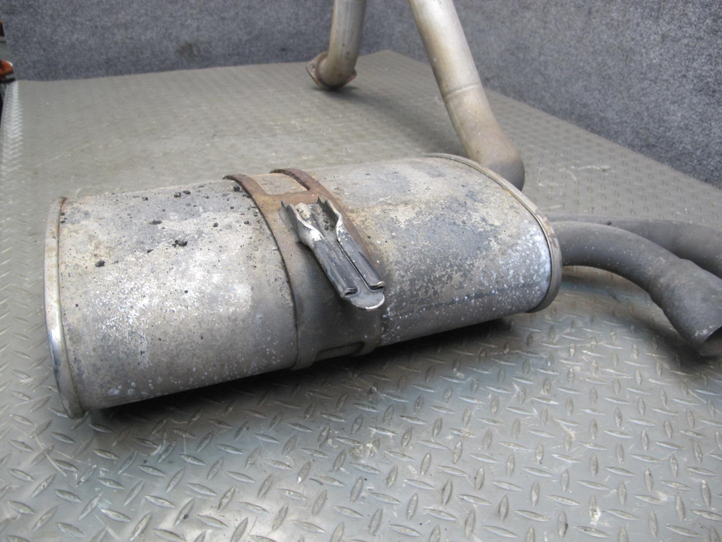 2000 Chevrolet Corvette C5 Rear Left Exhaust Muffler 10406504 OEM