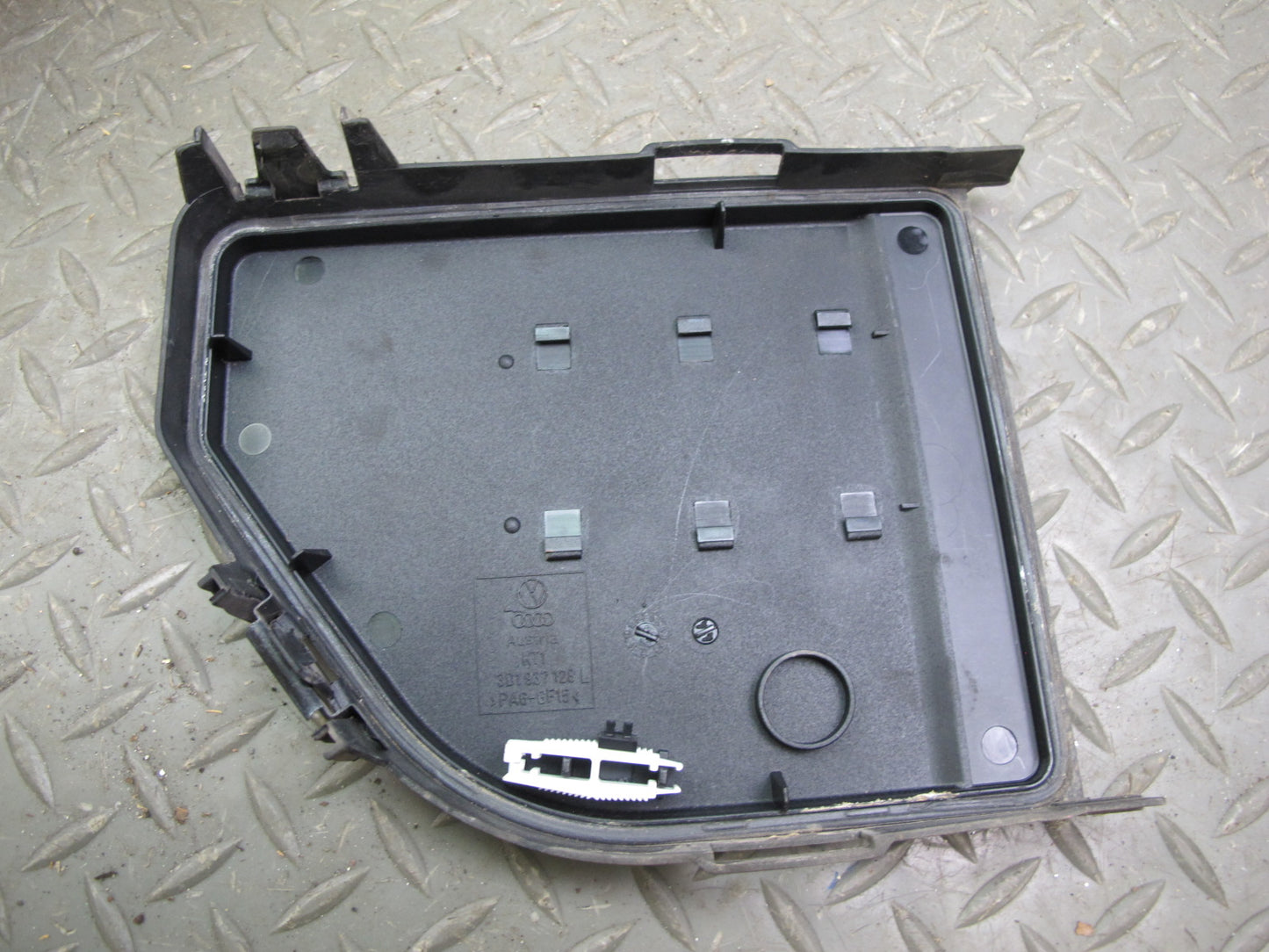 2006-2010 Bentley Continental GTC GT 6.0L Engine Fuse Relay Box Module Unit