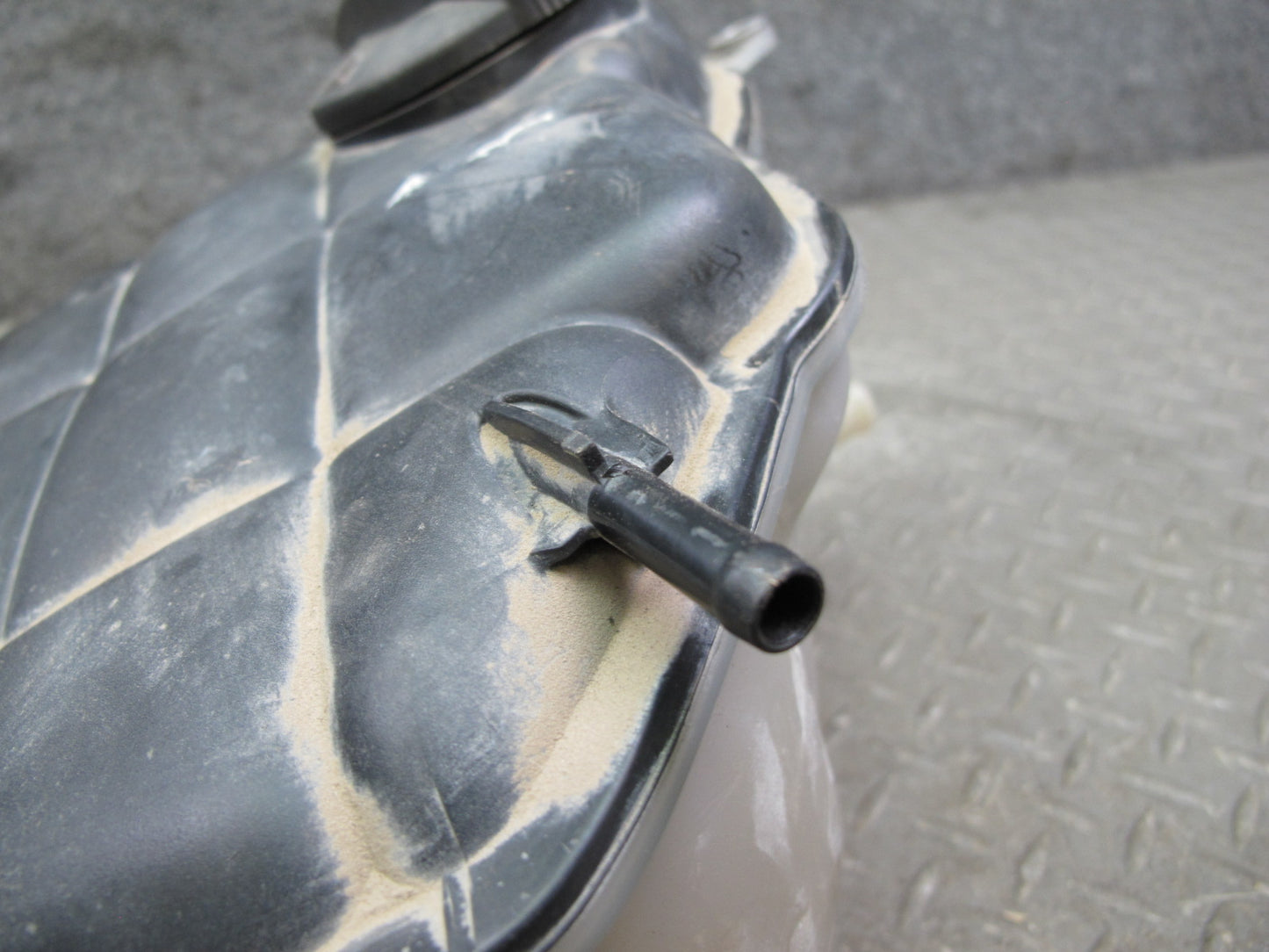 03-10 Bentley Continental GTC GT Flying Spur Expansion Overflow Reservoir Tank