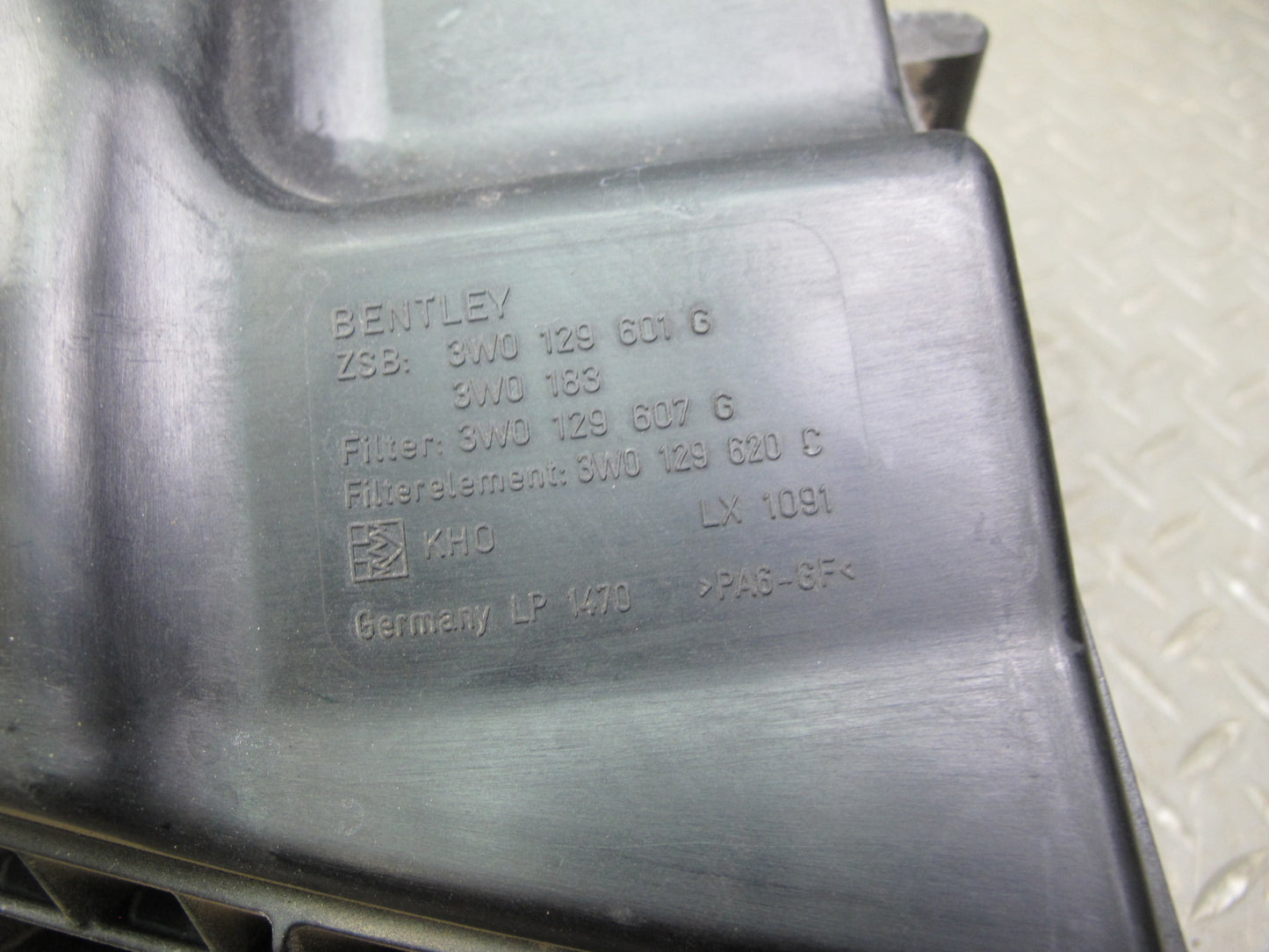 03-12 Bentley Continental 6.0L Left Air Cleaner Filter Intake Box w Sensor