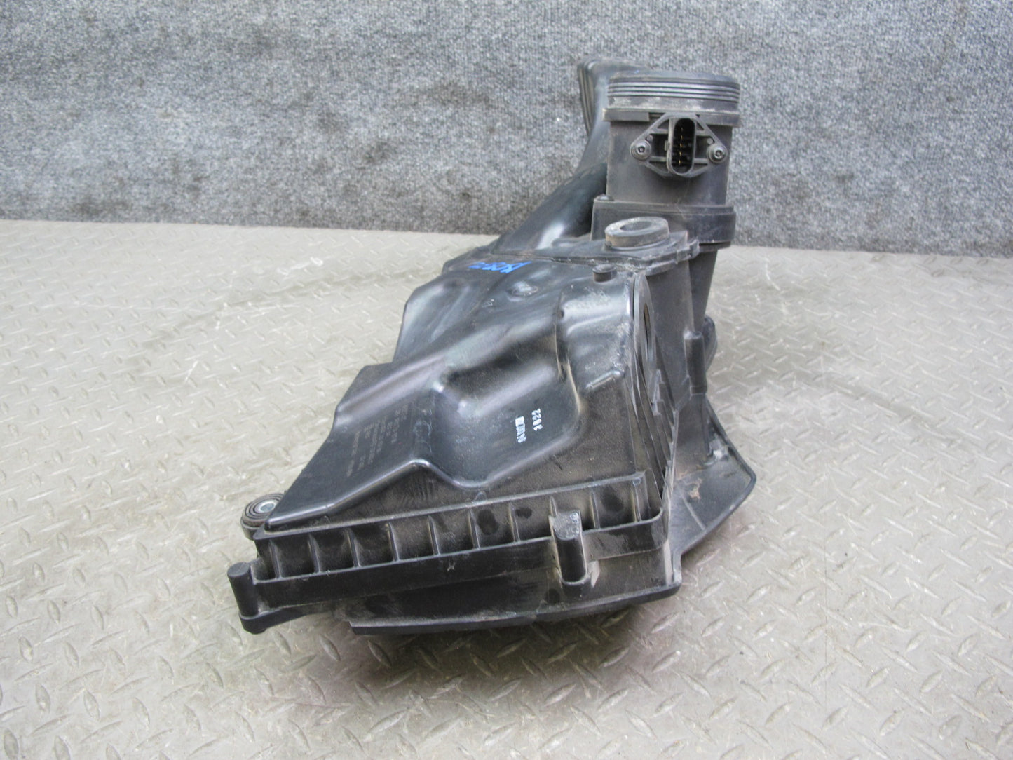 03-12 Bentley Continental 6.0L Left Air Cleaner Filter Intake Box w Sensor