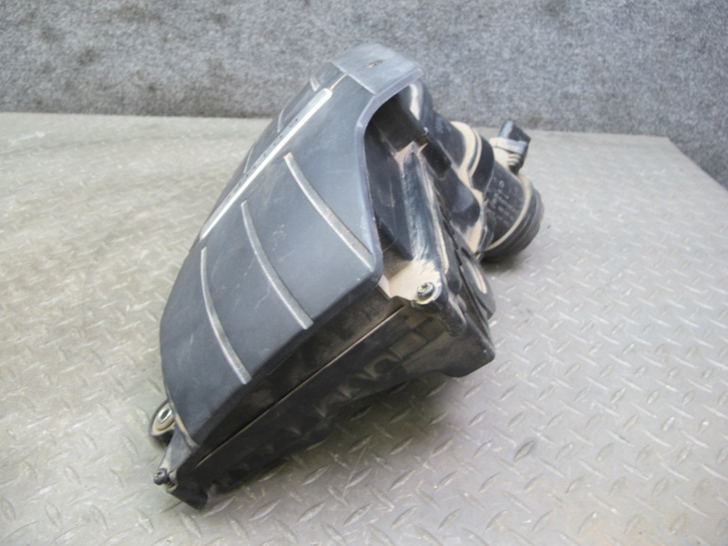 03-12 Bentley Continental 6.0L Right Air Cleaner Filter Intake Box w Sensor