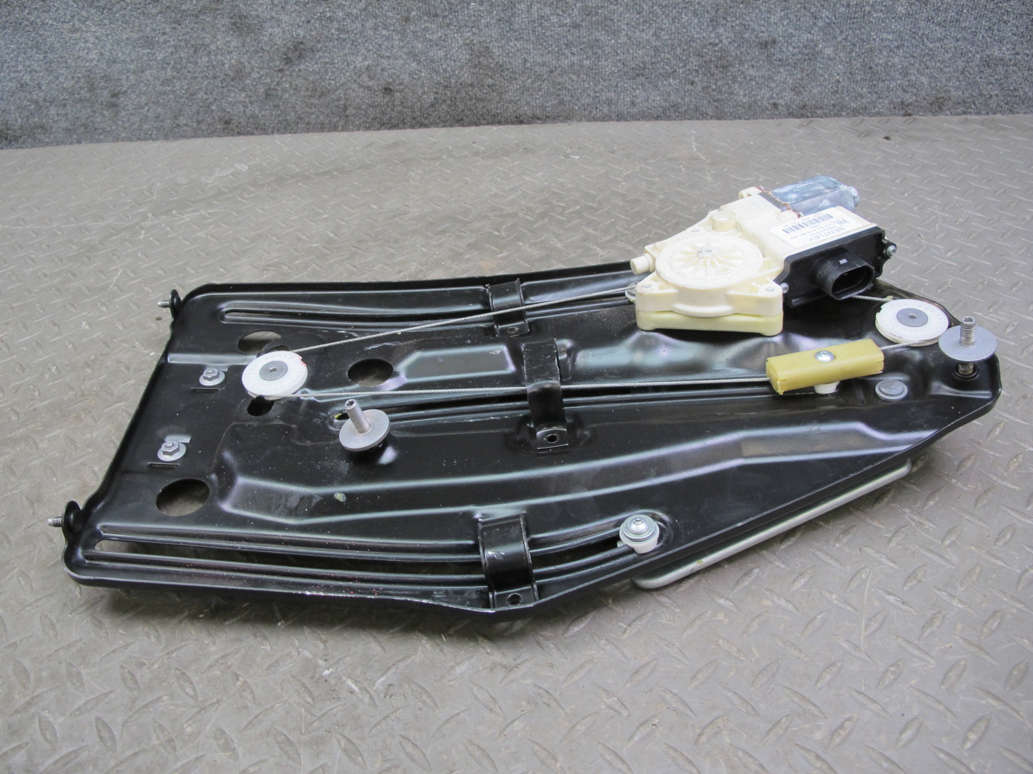 07-10 Bentley Continental GTC Rear Left Quarter Window Regulator w Motor