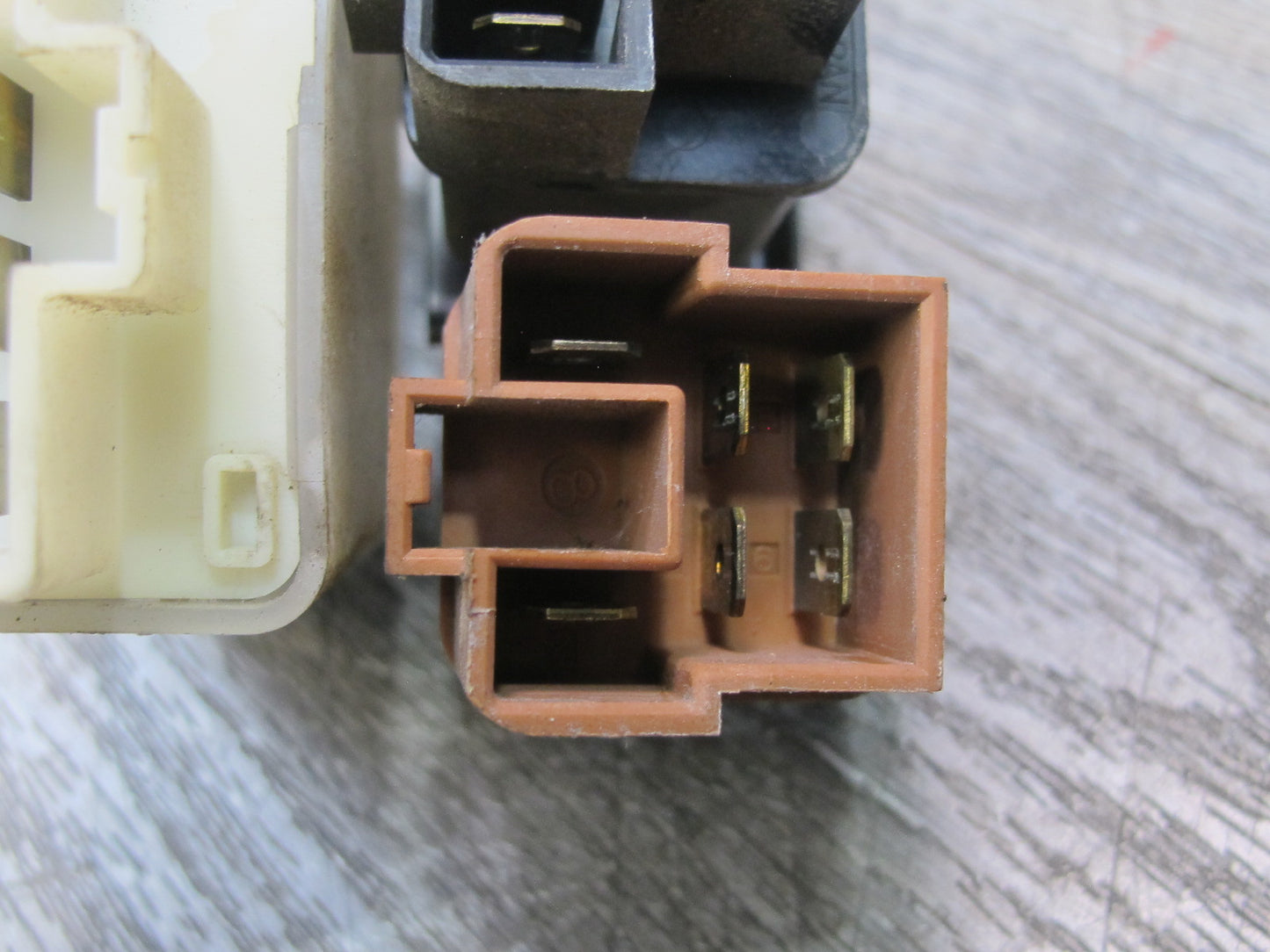 84-89 Nissan Z31 300ZX 2+0 Timer Control Relay 28412-01P00 OEM
