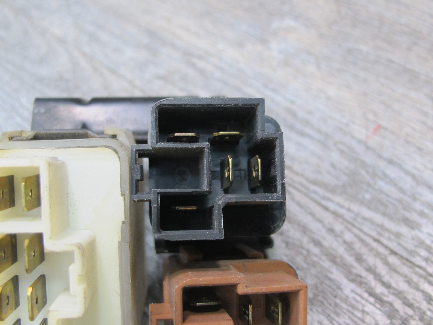 84-89 Nissan Z31 300ZX 2+0 Timer Control Relay 28412-01P00 OEM