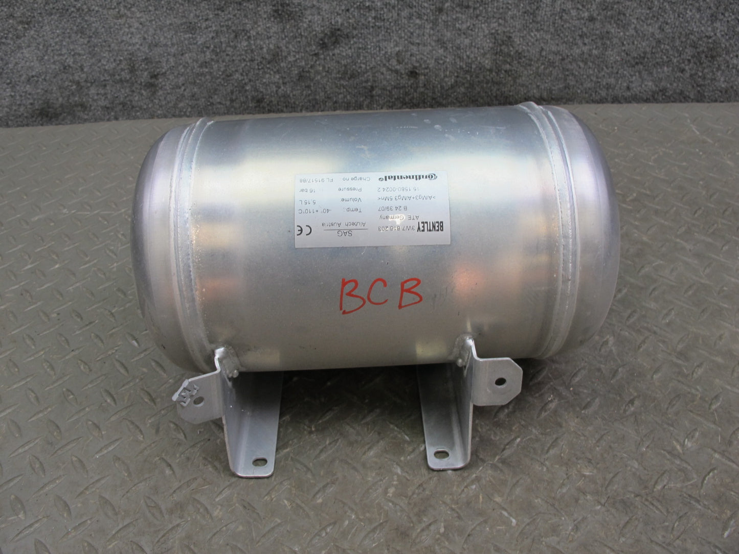 06-10 Bentley Continental Air Suspension Accumulator Reservoir Tank 3W7616203