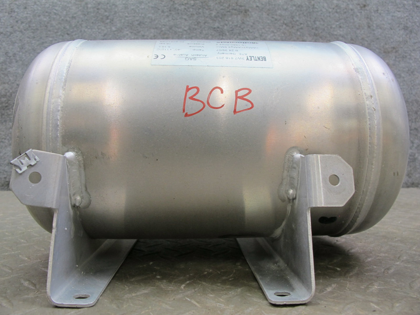 06-10 Bentley Continental Air Suspension Accumulator Reservoir Tank 3W7616203