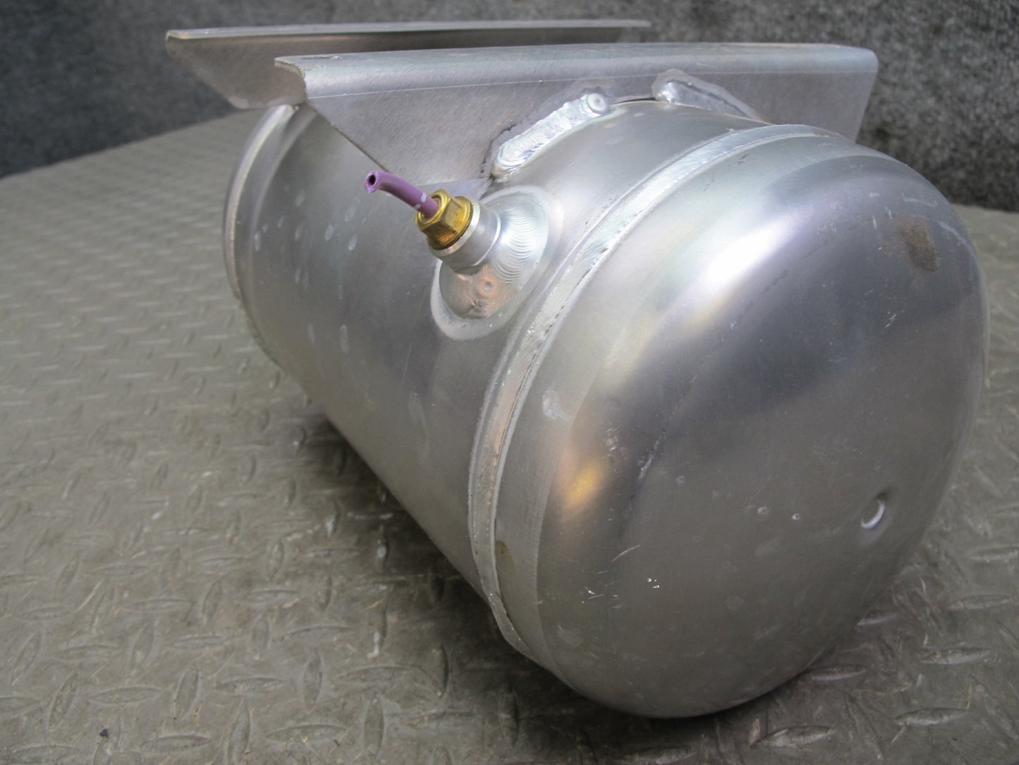 06-10 Bentley Continental Air Suspension Accumulator Reservoir Tank 3W7616203