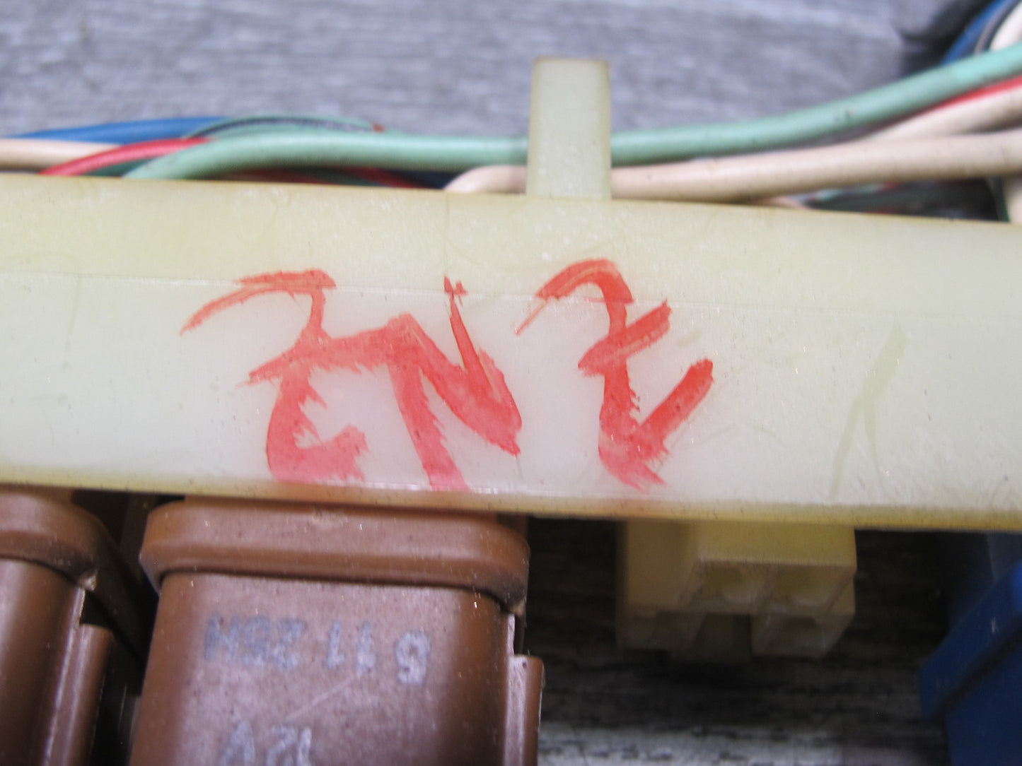 84-86 Nissan Z31 300ZX 2+0 Turbo Interior Relay Holder w Relay Set OEM