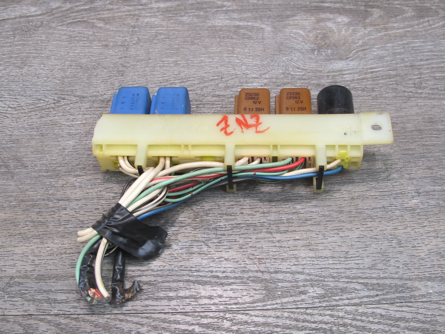 84-86 Nissan Z31 300ZX 2+0 Turbo Interior Relay Holder w Relay Set OEM
