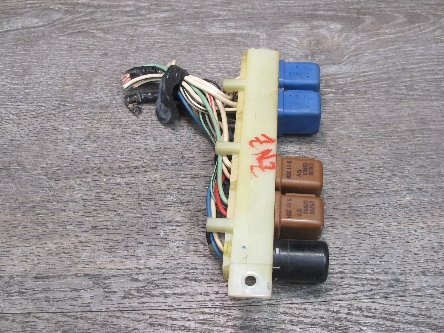 84-86 Nissan Z31 300ZX 2+0 Turbo Interior Relay Holder w Relay Set OEM