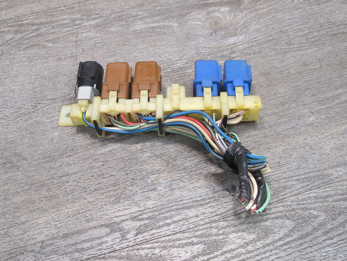 84-86 Nissan Z31 300ZX 2+0 Turbo Interior Relay Holder w Relay Set OEM