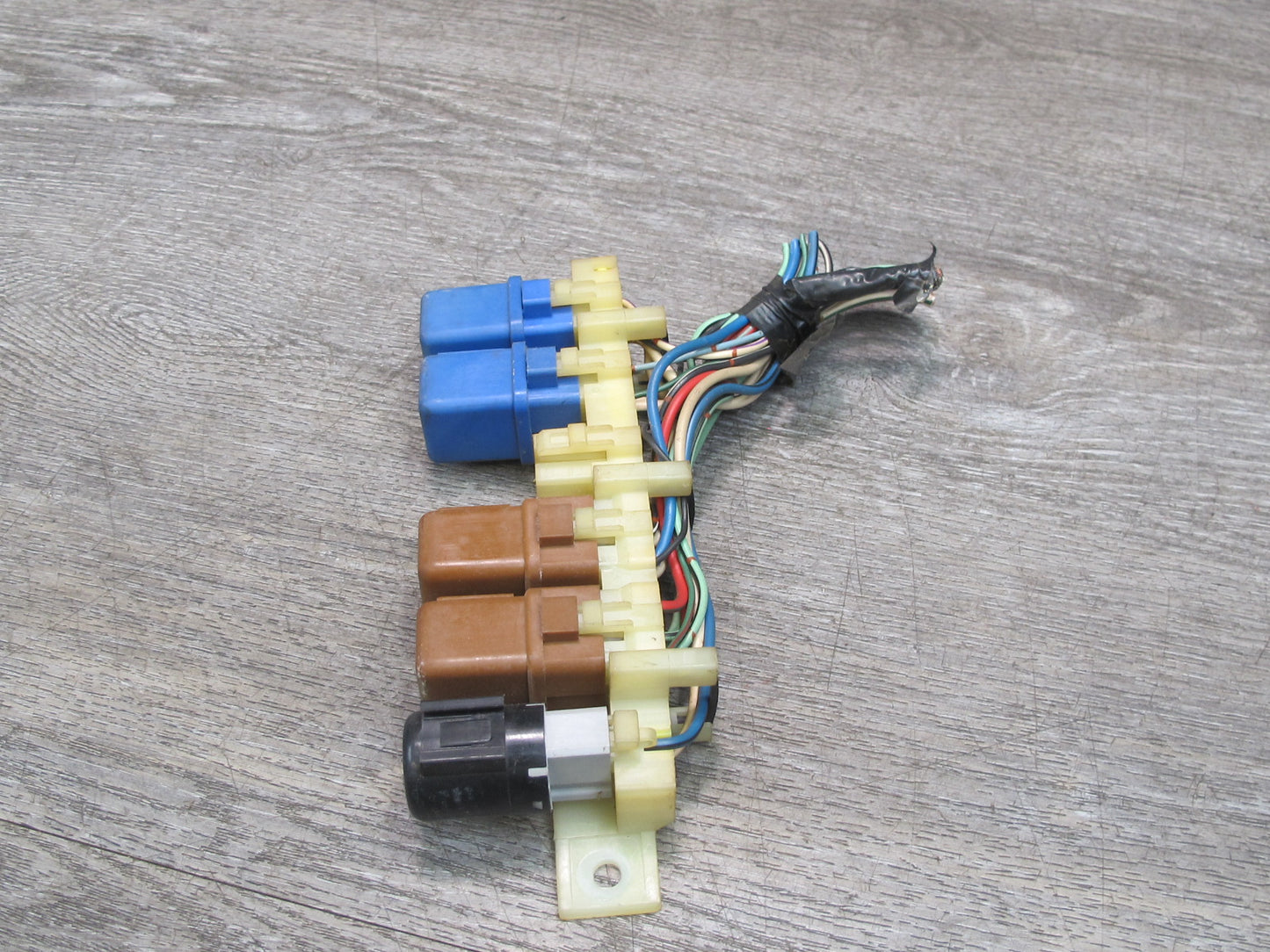 84-86 Nissan Z31 300ZX 2+0 Turbo Interior Relay Holder w Relay Set OEM