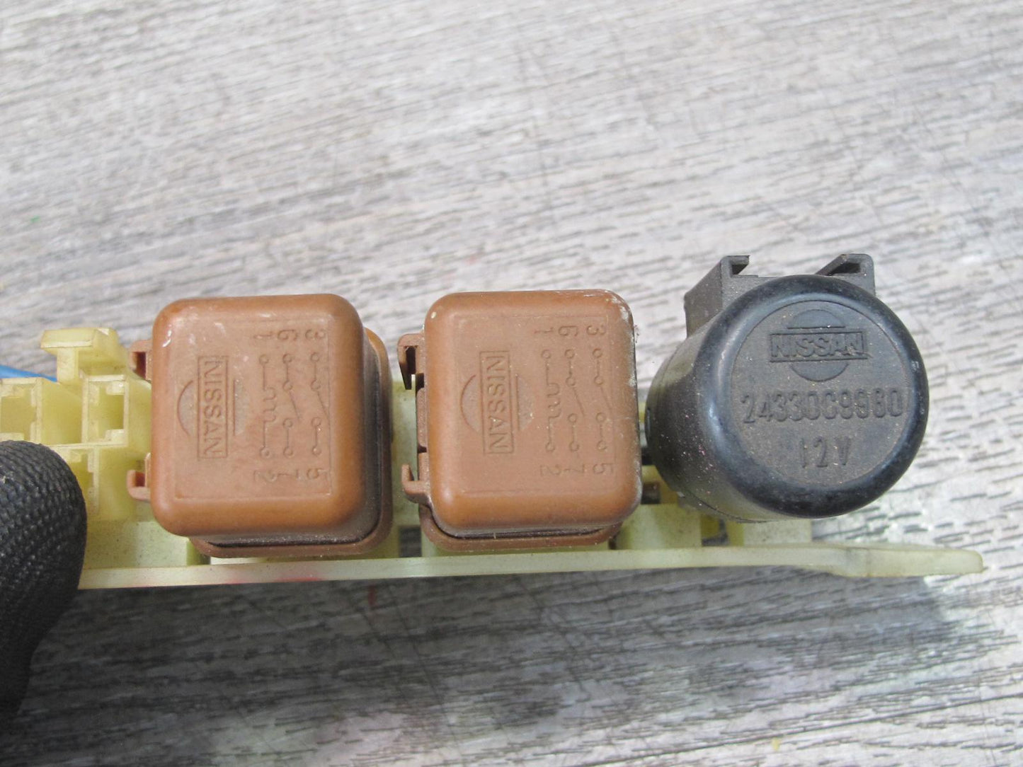 84-86 Nissan Z31 300ZX 2+0 Turbo Interior Relay Holder w Relay Set OEM