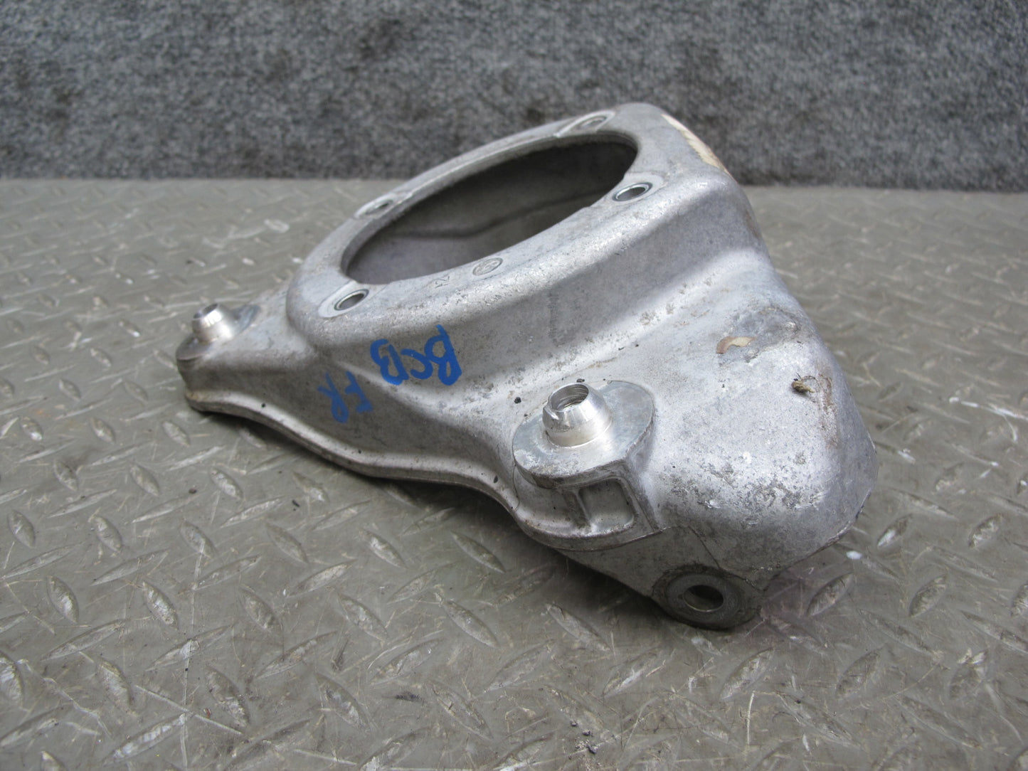 03-10 Bentley Continental GTC GT Flying Spur Front Strut Shock Mount Support