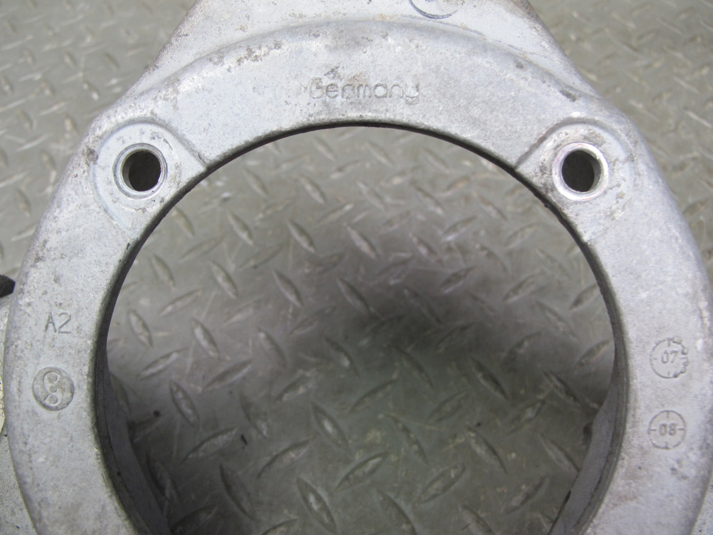 03-10 Bentley Continental GTC GT Flying Spur Front Strut Shock Mount Support