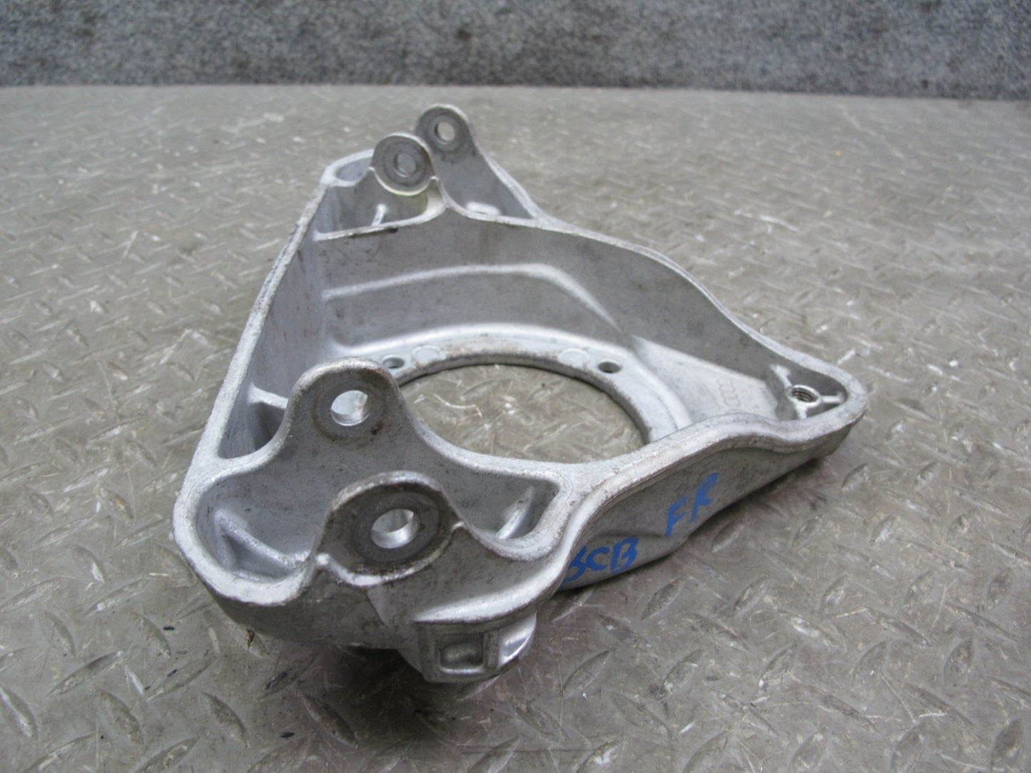 03-10 Bentley Continental GTC GT Flying Spur Front Strut Shock Mount Support