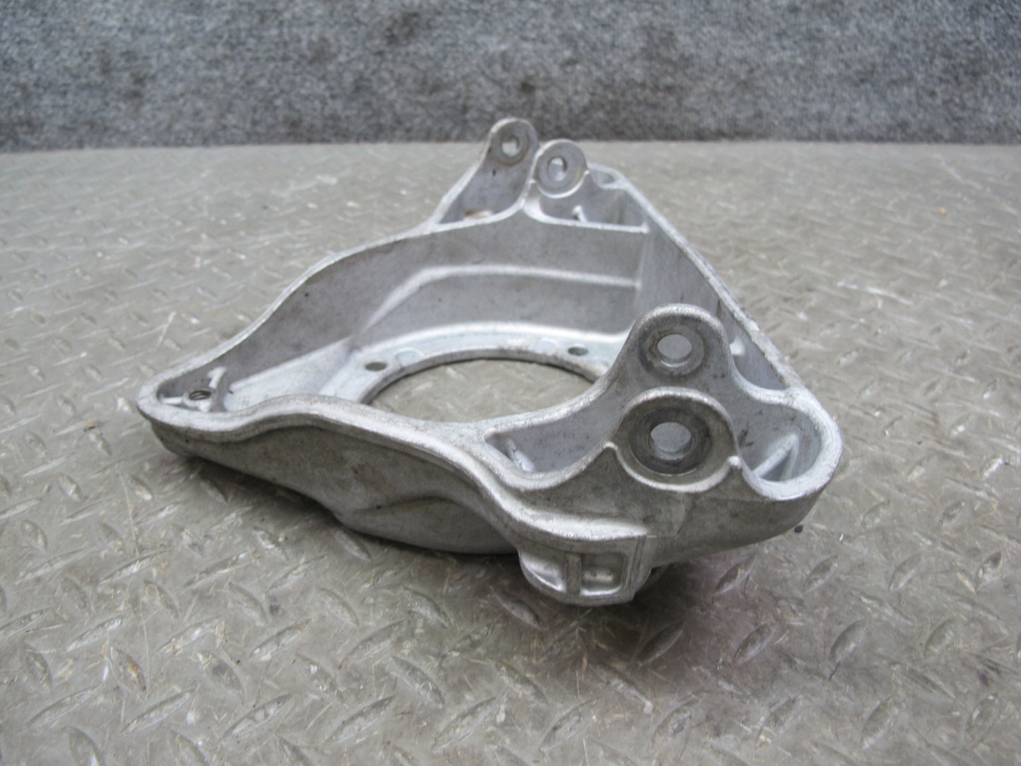 03-10 Bentley Continental GTC GT Flying Spur Front Strut Shock Mount Support