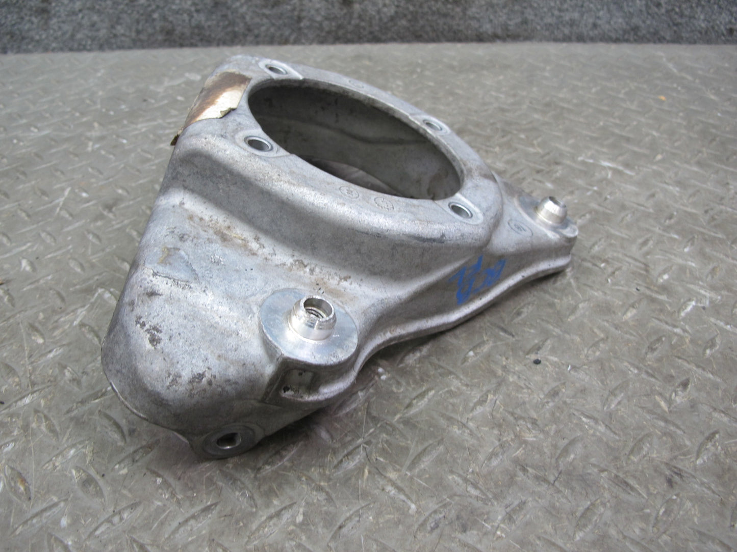 03-10 Bentley Continental GTC GT Flying Spur Front Strut Shock Mount Support