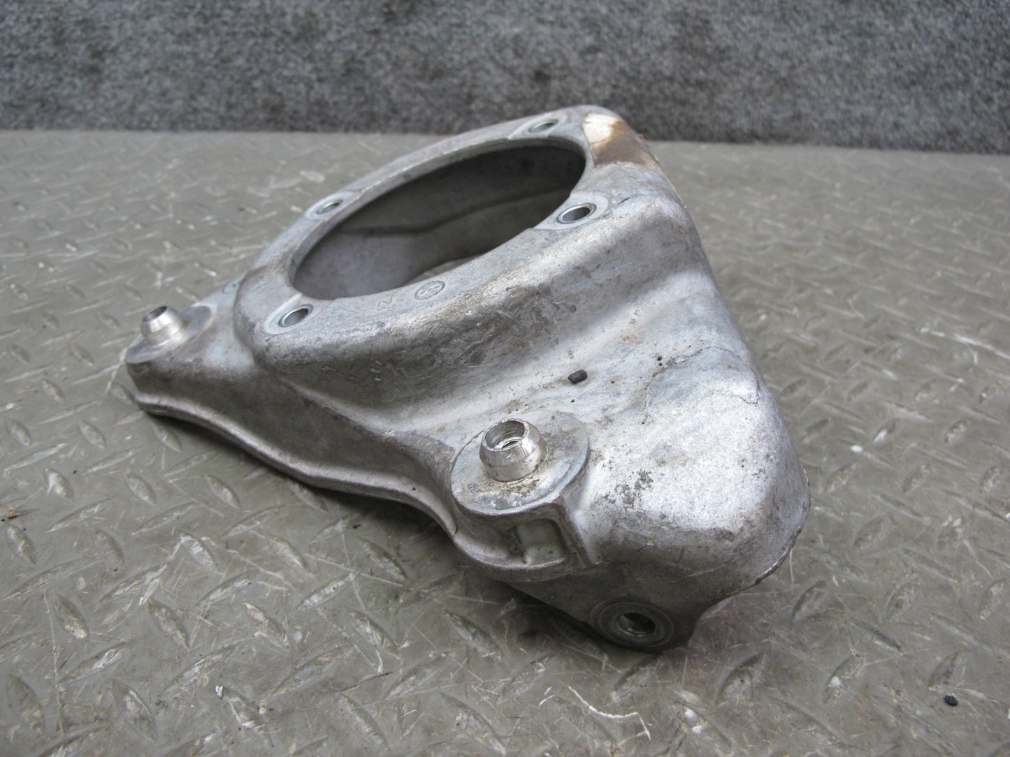 03-10 Bentley Continental GTC GT Flying Spur Front Strut Shock Mount Support