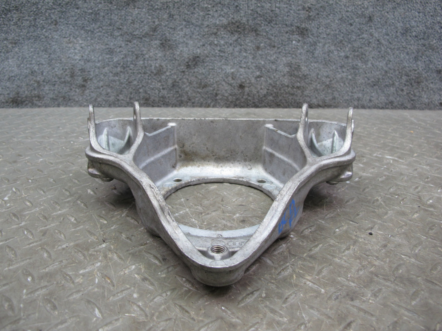 03-10 Bentley Continental GTC GT Flying Spur Front Strut Shock Mount Support