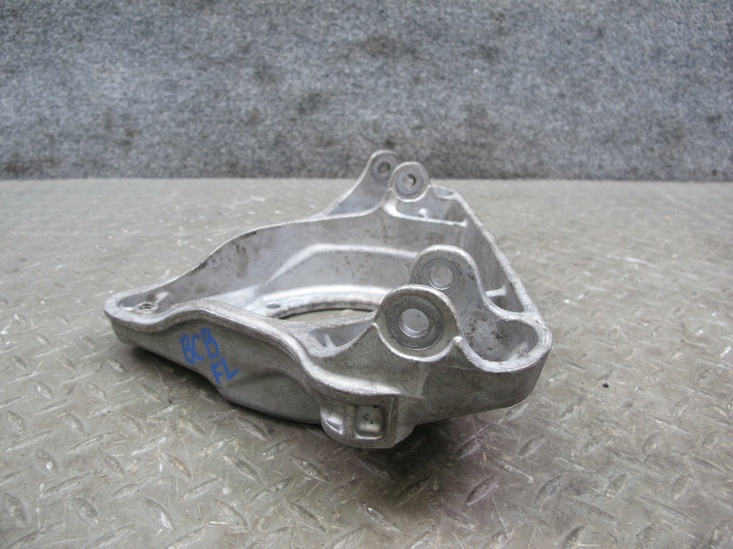 03-10 Bentley Continental GTC GT Flying Spur Front Strut Shock Mount Support