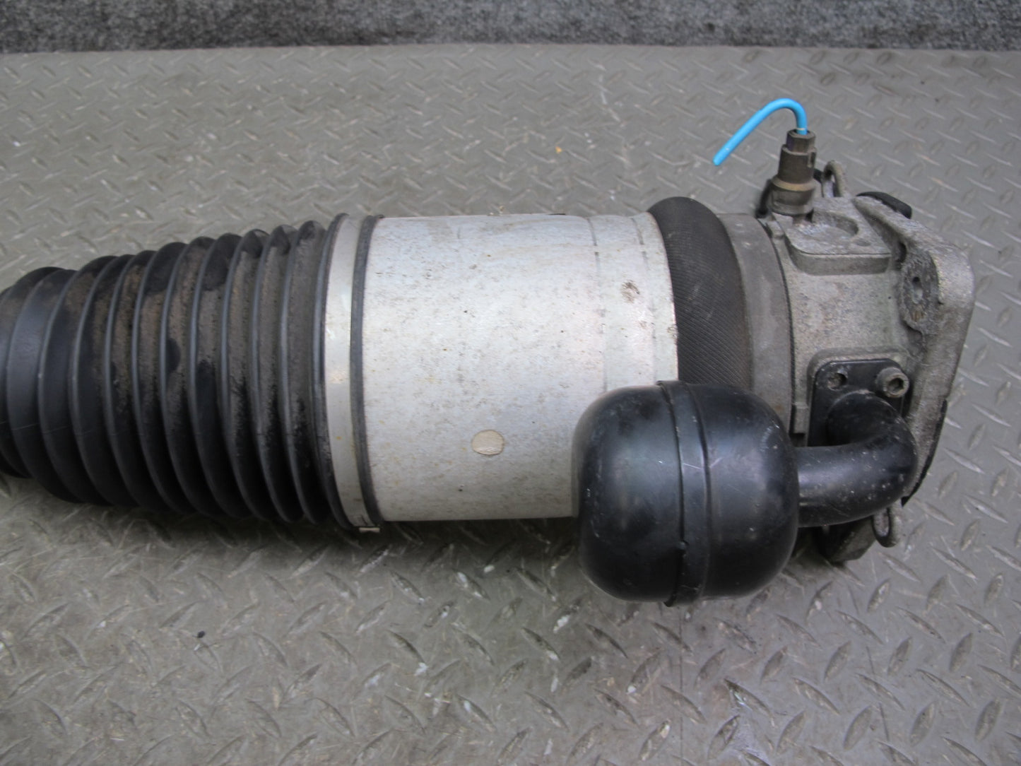 07-10 Bentley Continental GTC AWD Rear Right Air Strut Shock Spring