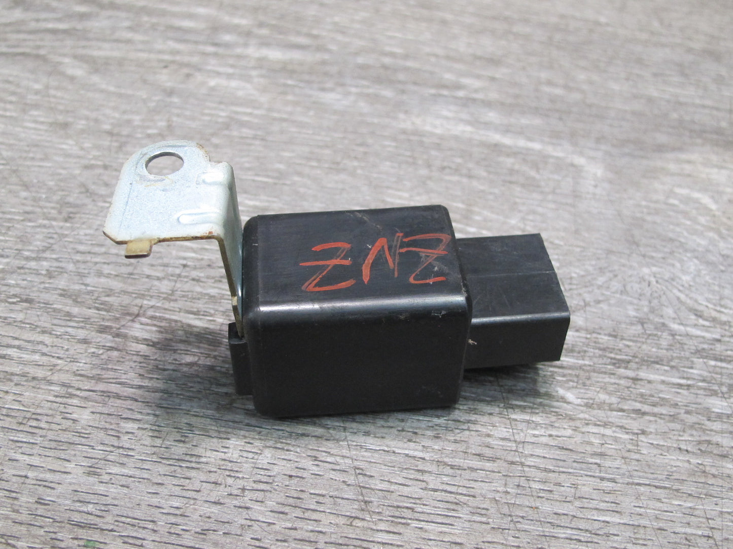 84-89 Nissan 300ZX Z31 Turn Signal Flasher Relay 799952 OEM